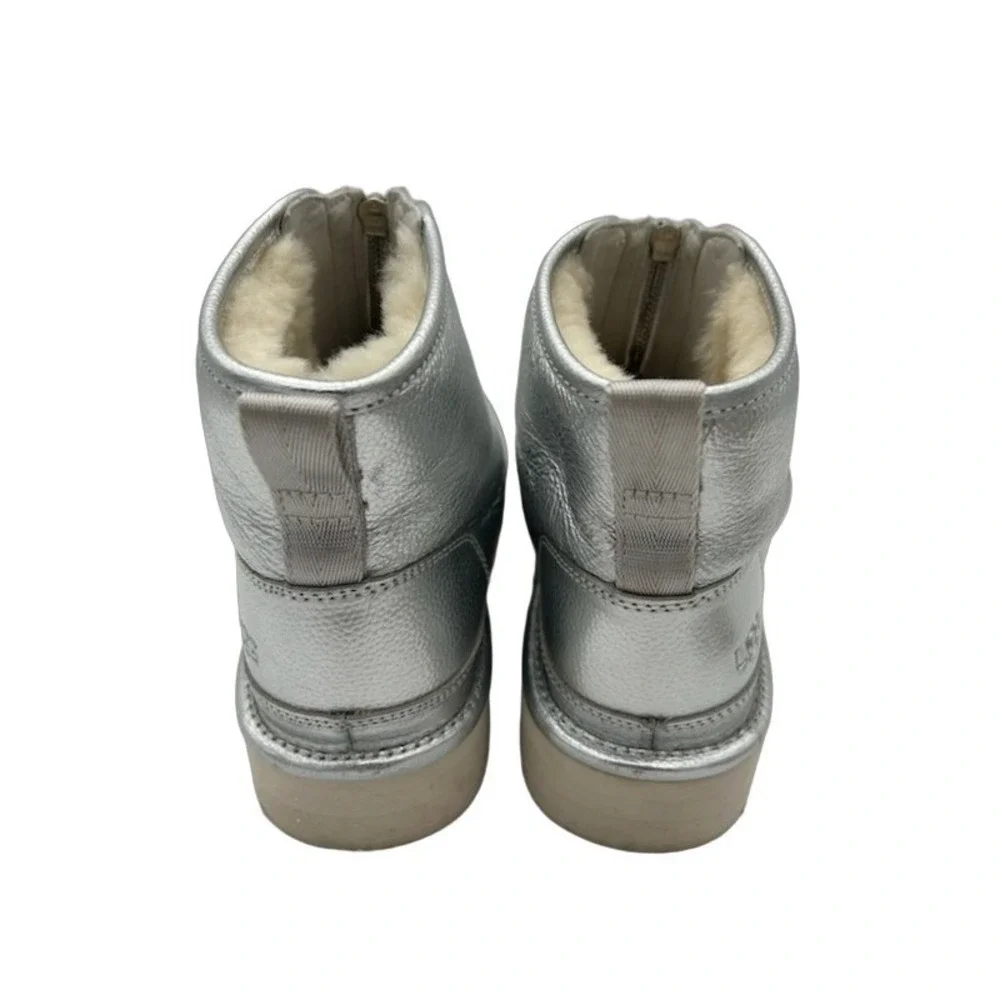 UGG Classic Mini Front Zip Boots Women's Size 8 Silver Metallic Leather Platform